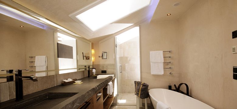 Badezimmer in der Suite Sonnblick Deluxe