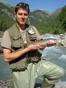 Urlaub für Naturlieber: Fischereitradition in Reinkultur erleben Sie im hoteleigenen Fischwasser. Hier wird der Traum vom Fliegenfischen Wirklichkeit:   4 Übernachtungen mit Halbpension und Jesacherhof all inklusive3 x Tageskarte Fliegenfischen25 km hoteleigenes Fischerei-Revier