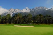 7 Übernachtungen im Doppelzimmer mit unserer Schwarz-Verwöhnpension und Golfpaket