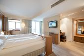 Schwarz - JUNIORSUITE SPA