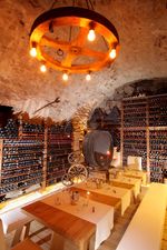 Degustazione privata  nella cantina dell'hotel  -  