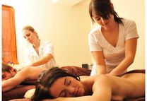 2 &Uuml;bernachtungen im Komfort-Apartment inklusive reichhaltigem Fr&uuml;hst&uuml;ck, 1 x 3-Gang-Gourmet-Men&uuml;, 1 x Wellnessmassage mit Aroma&ouml;len, 1 x Cleopatrabad,&nbsp;1 x&nbsp; Eintritt &bdquo;Dapper&acute;s Spa & Vital&ldquo;,&nbsp;1 x Eintritt in das Spielcasino, 1 x Eintritt in das Terrassenfreibad bzw. Hallenbad, 1 x Eintritt in das Museum Obere Saline mit Bismarck-Museum