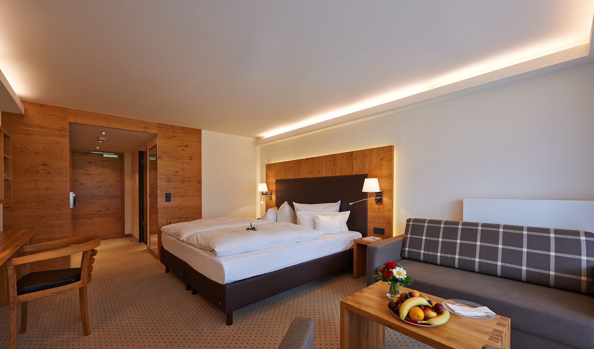 Erdbeere mit Südbalkon und Panoramablick (43 m)