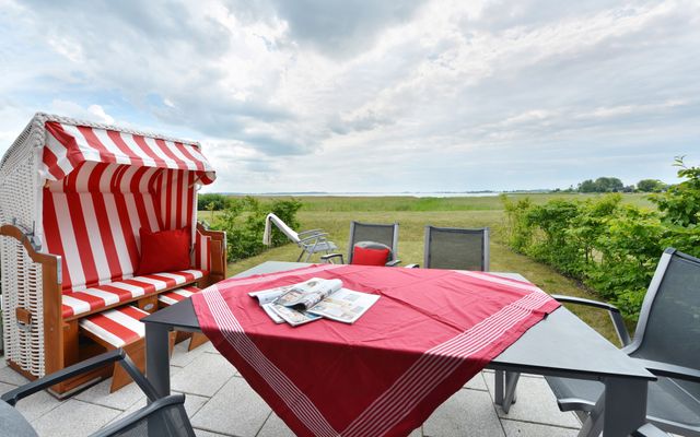 Terrasse mit Strandkorb